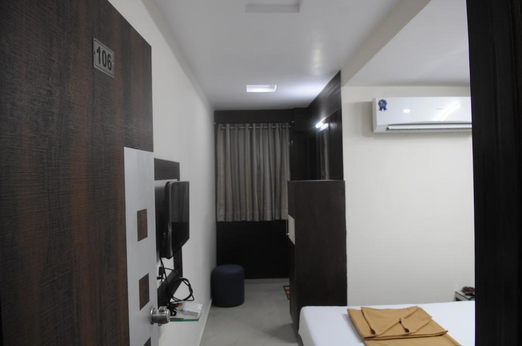 Oyo Hotel Sree Balaji Residency Ахмедабад Стая снимка