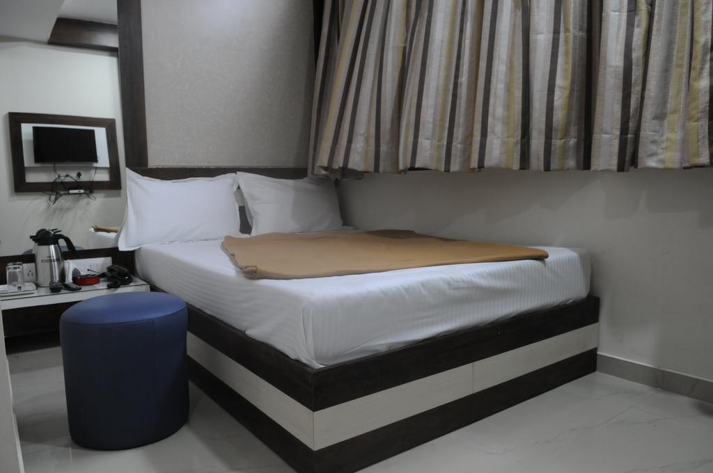 Oyo Hotel Sree Balaji Residency Ахмедабад Стая снимка