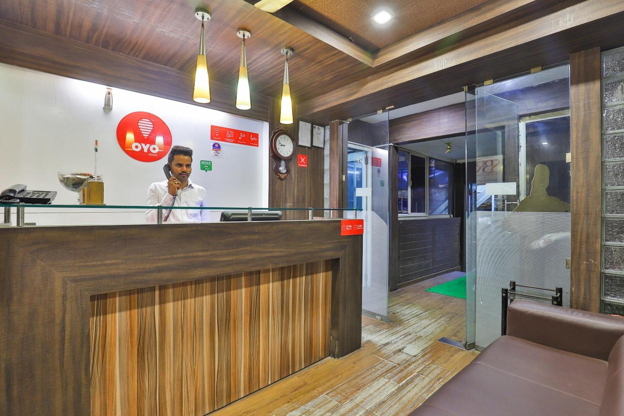 Hotel O Sri Balaji Residency Ахмедабад Екстериор снимка