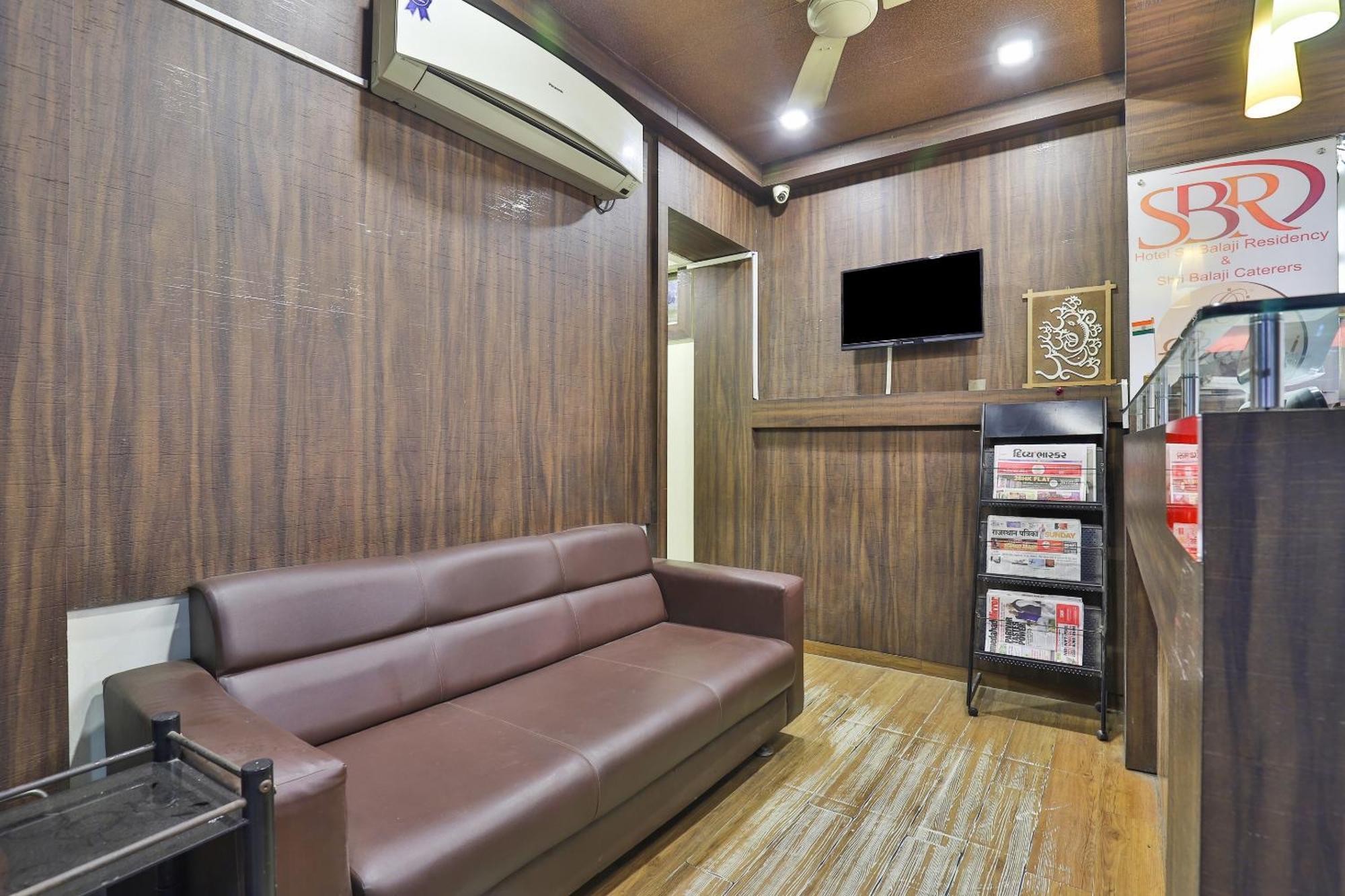 Hotel O Sri Balaji Residency Ахмедабад Екстериор снимка