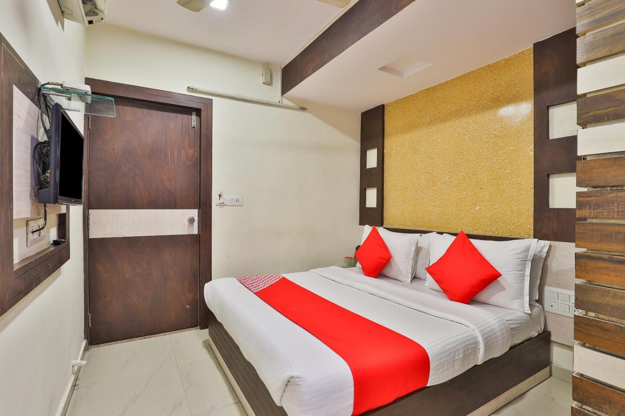 Hotel O Sri Balaji Residency Ахмедабад Екстериор снимка