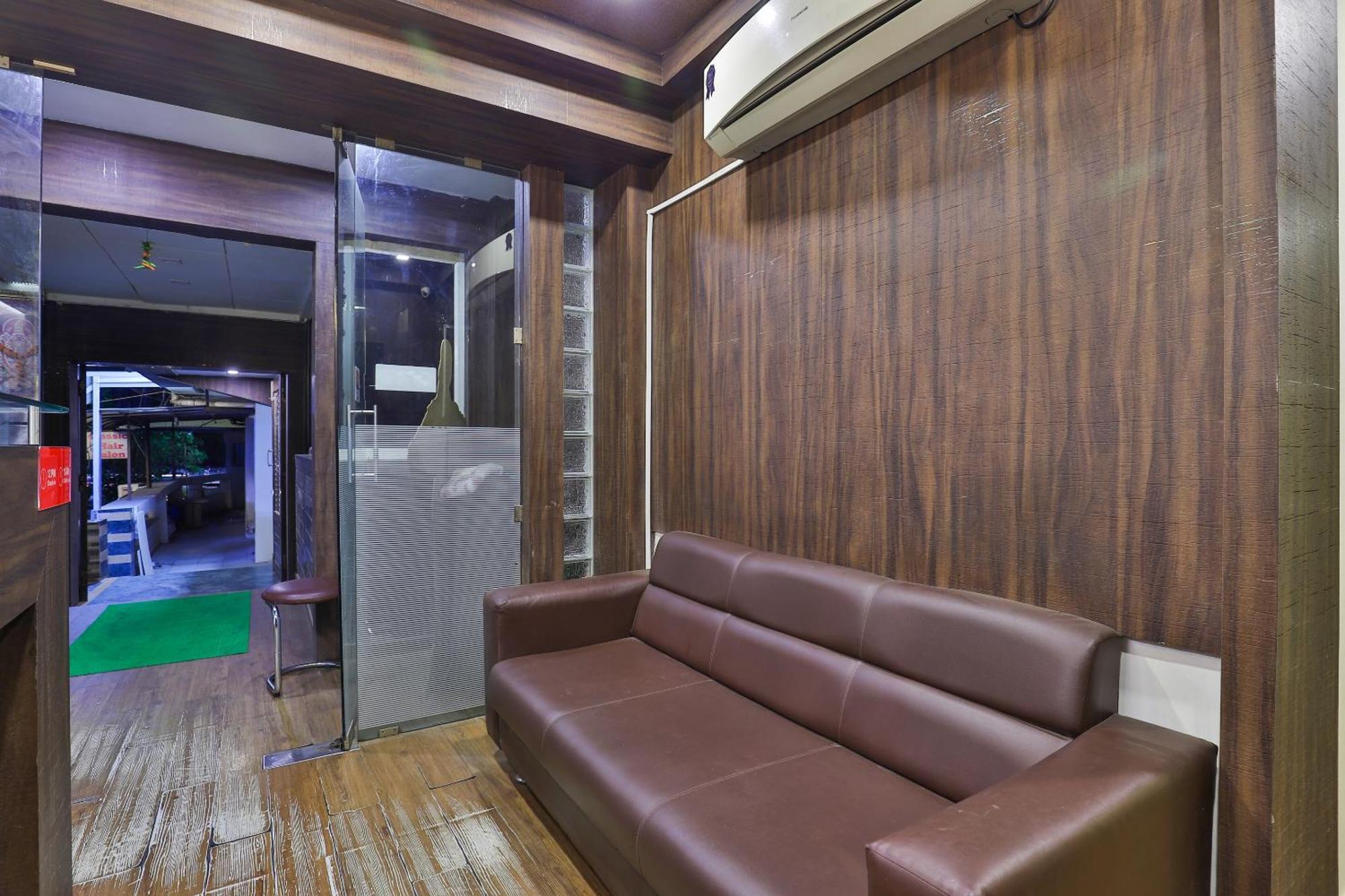 Hotel O Sri Balaji Residency Ахмедабад Екстериор снимка
