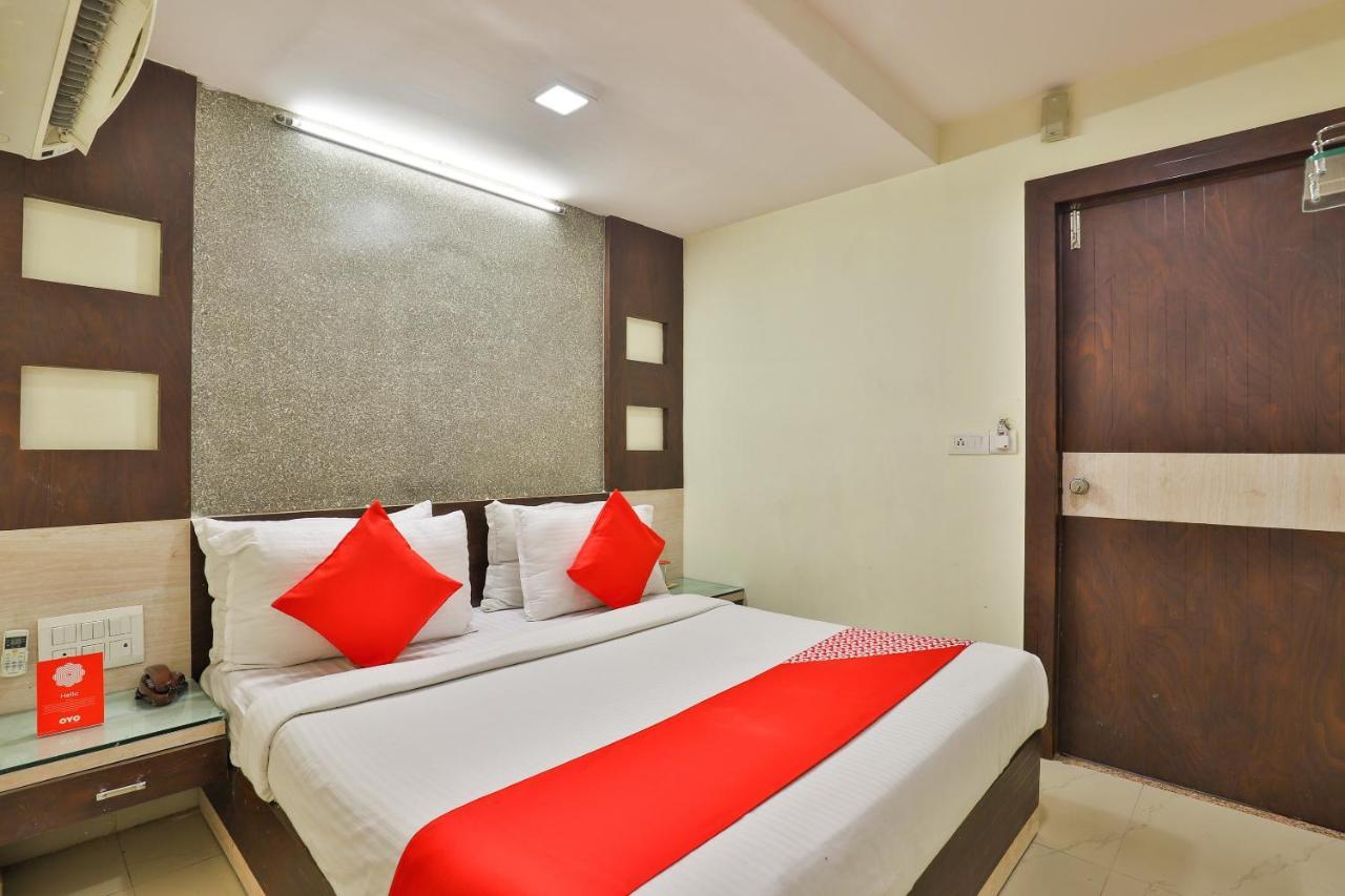 Oyo Hotel Sree Balaji Residency Ахмедабад Екстериор снимка